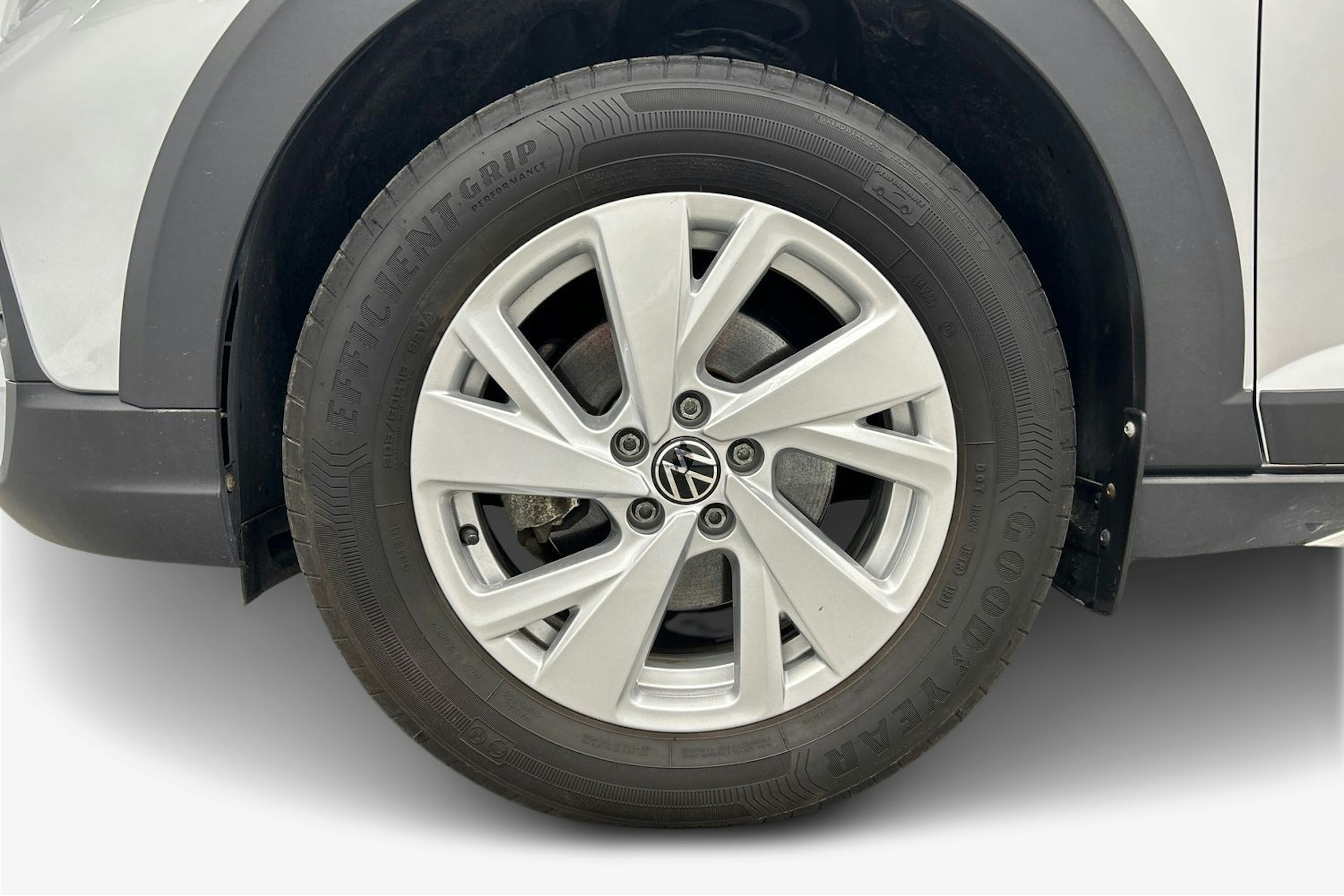 harmaa Volkswagen Taigo 2023 kuva 11.
