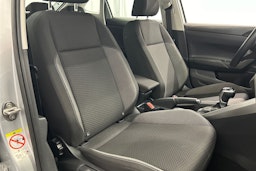 harmaa Volkswagen Taigo 2023 kuva 14.
