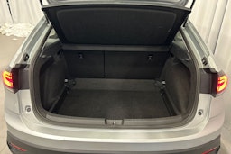 harmaa Volkswagen Taigo 2023 kuva 15.