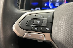 harmaa Volkswagen Taigo 2023 kuva 17.