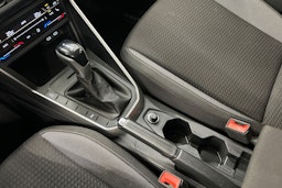 harmaa Volkswagen Taigo 2023 kuva 22.