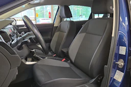 Sininen Volkswagen Taigo 2023 kuva 22.