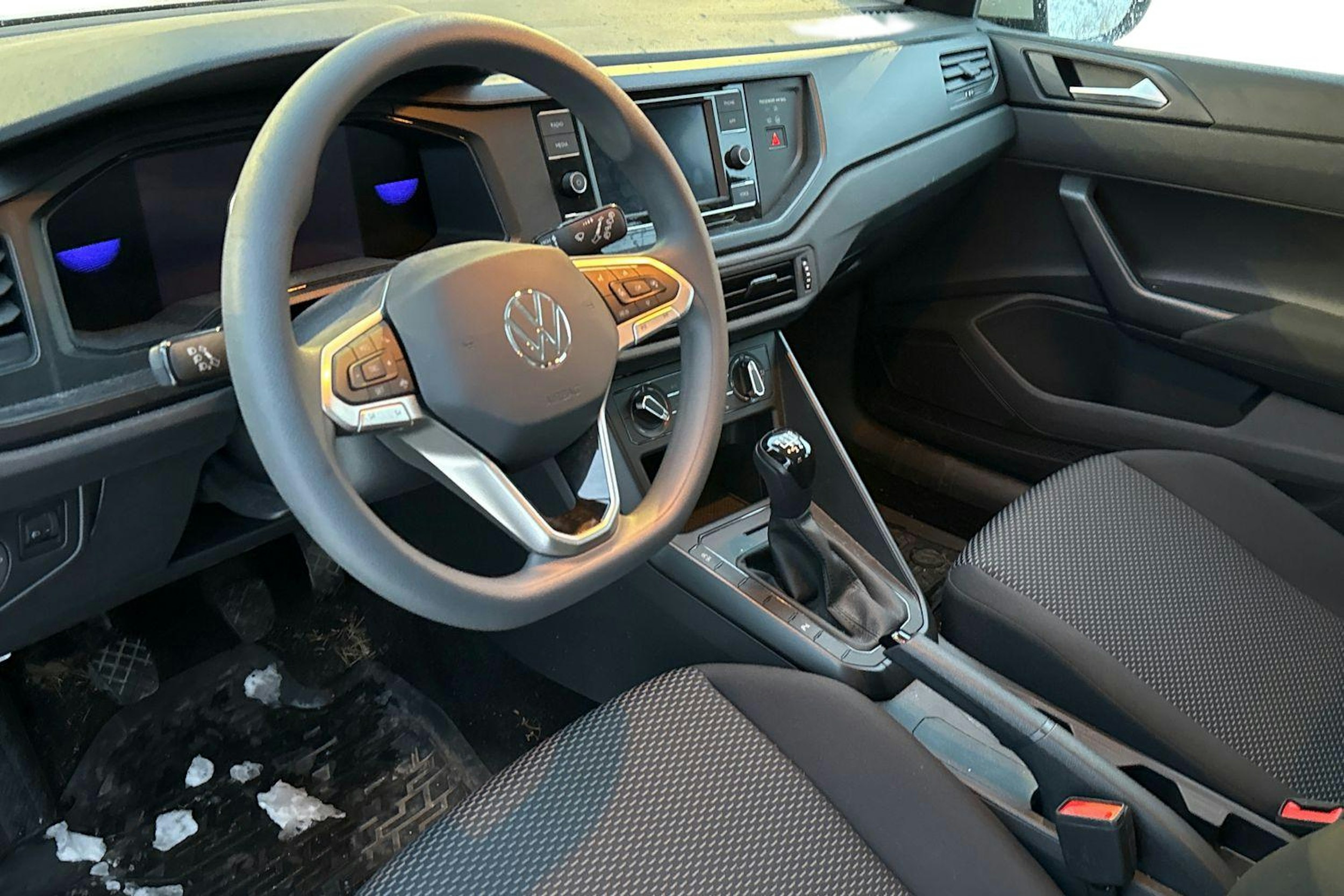 harmaa Volkswagen Taigo 2023 kuva 3.