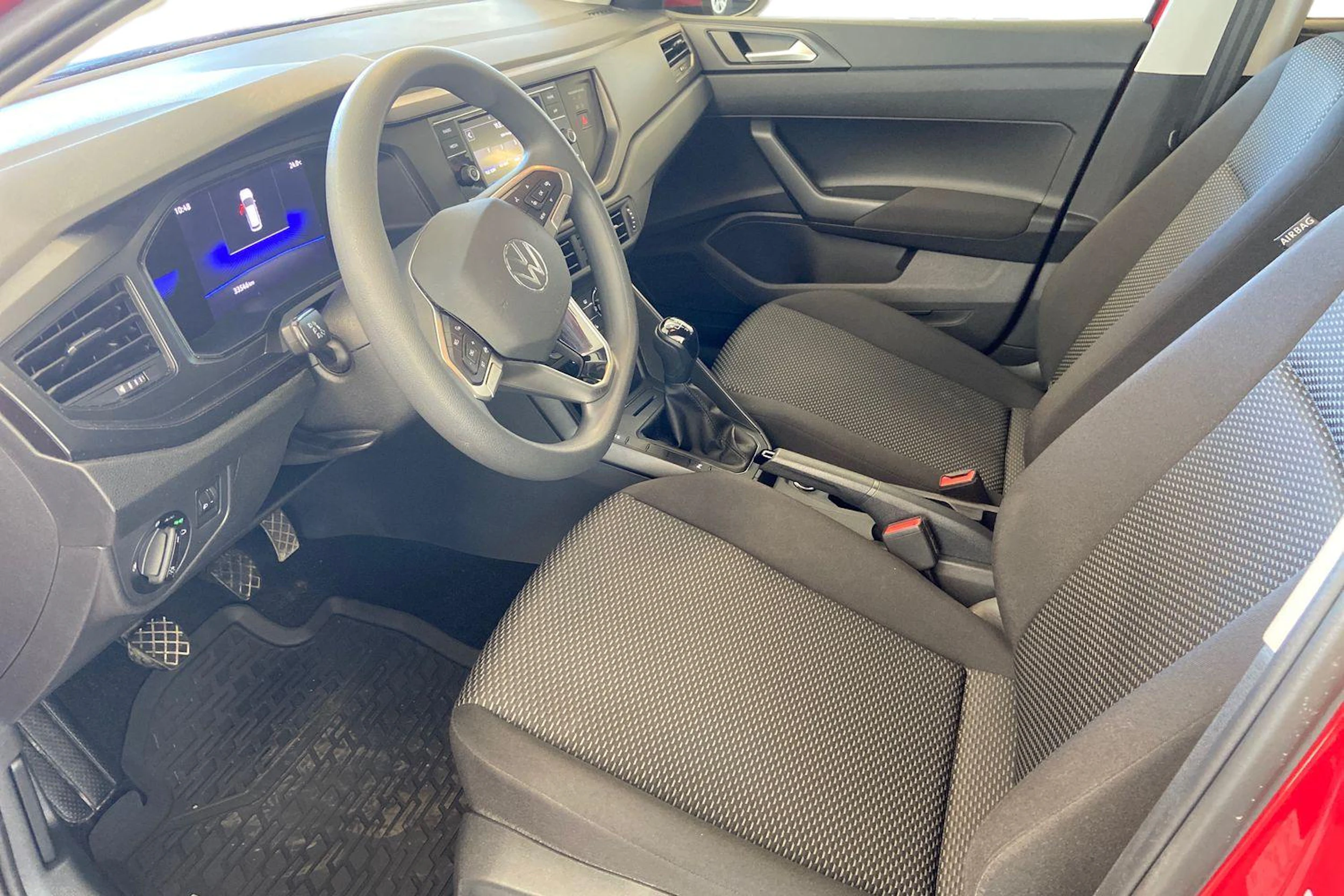 punainen Volkswagen Taigo 2023 kuva 6.