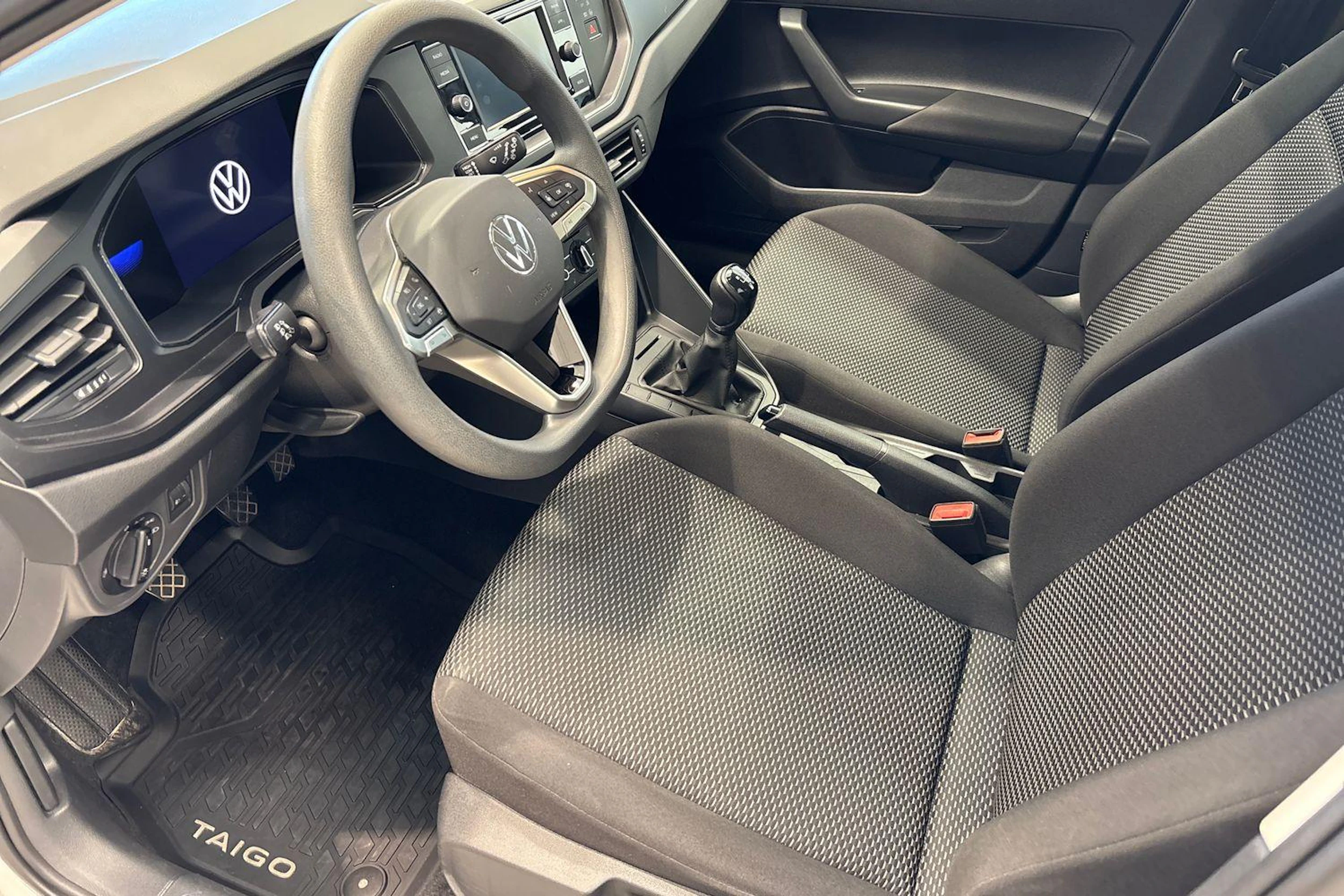 Valkoinen Volkswagen Taigo 2023 kuva 8.
