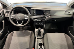 Valkoinen Volkswagen Taigo 2023 kuva 9.