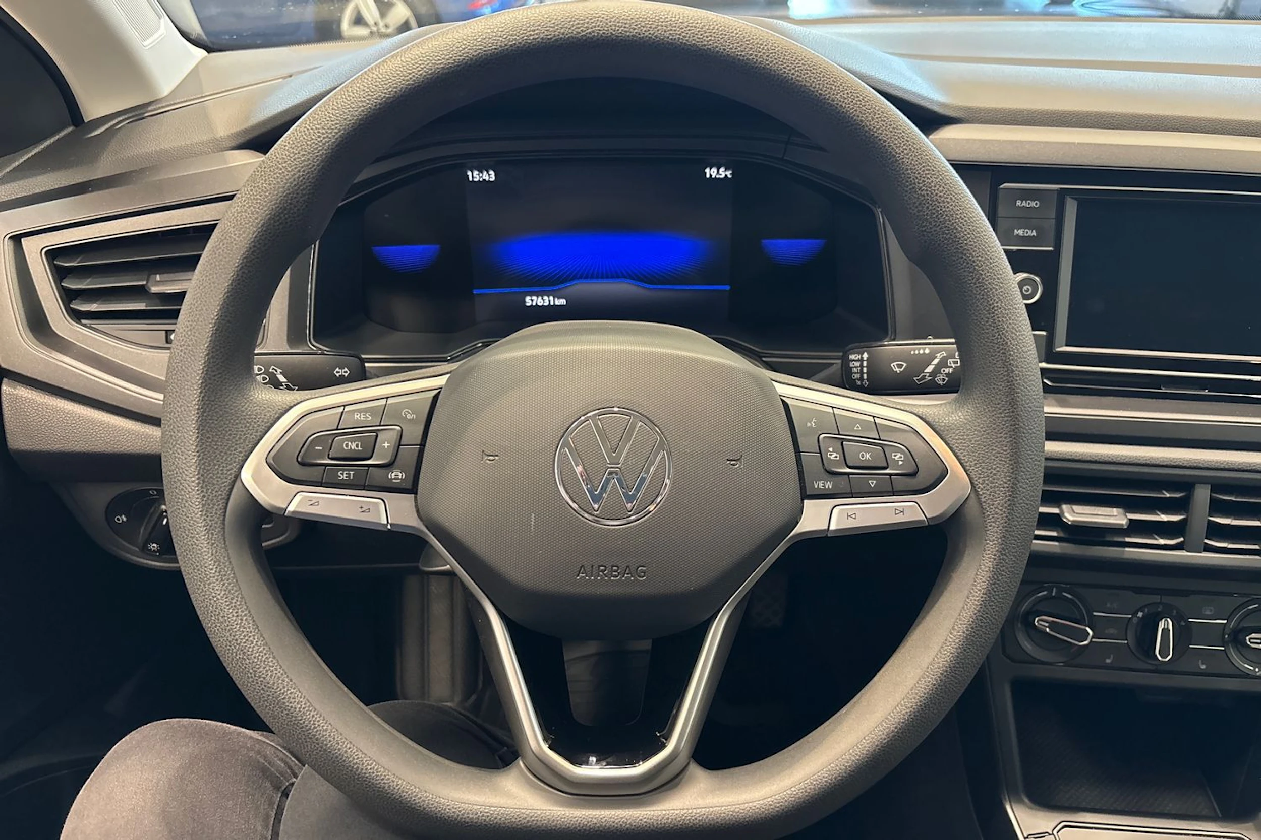 Valkoinen Volkswagen Taigo 2023 kuva 19.