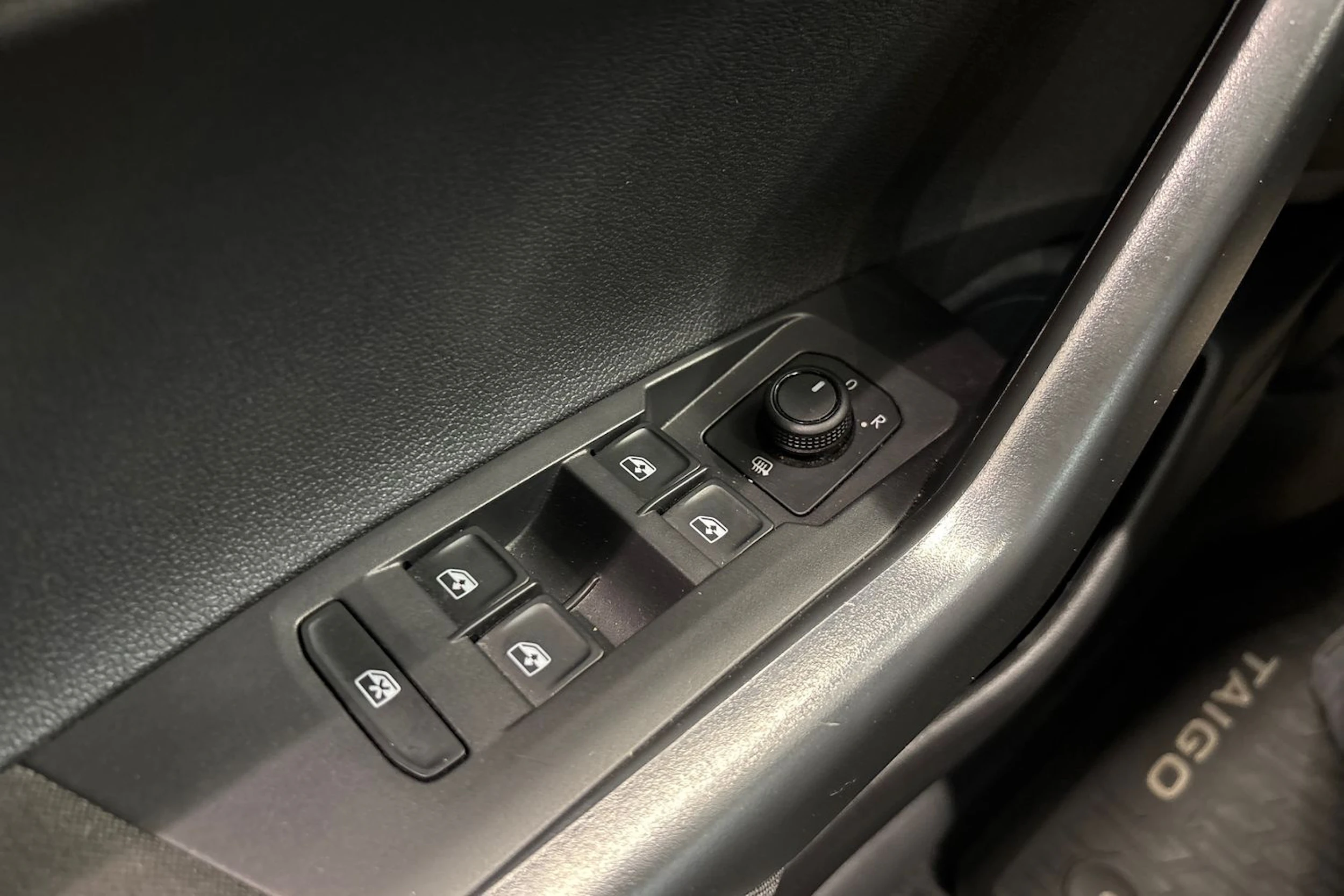 Valkoinen Volkswagen Taigo 2023 kuva 20.