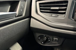 Valkoinen Volkswagen Taigo 2023 kuva 21.