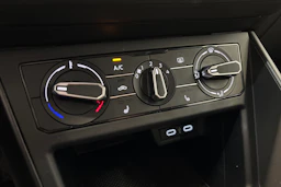 Valkoinen Volkswagen Taigo 2023 kuva 23.