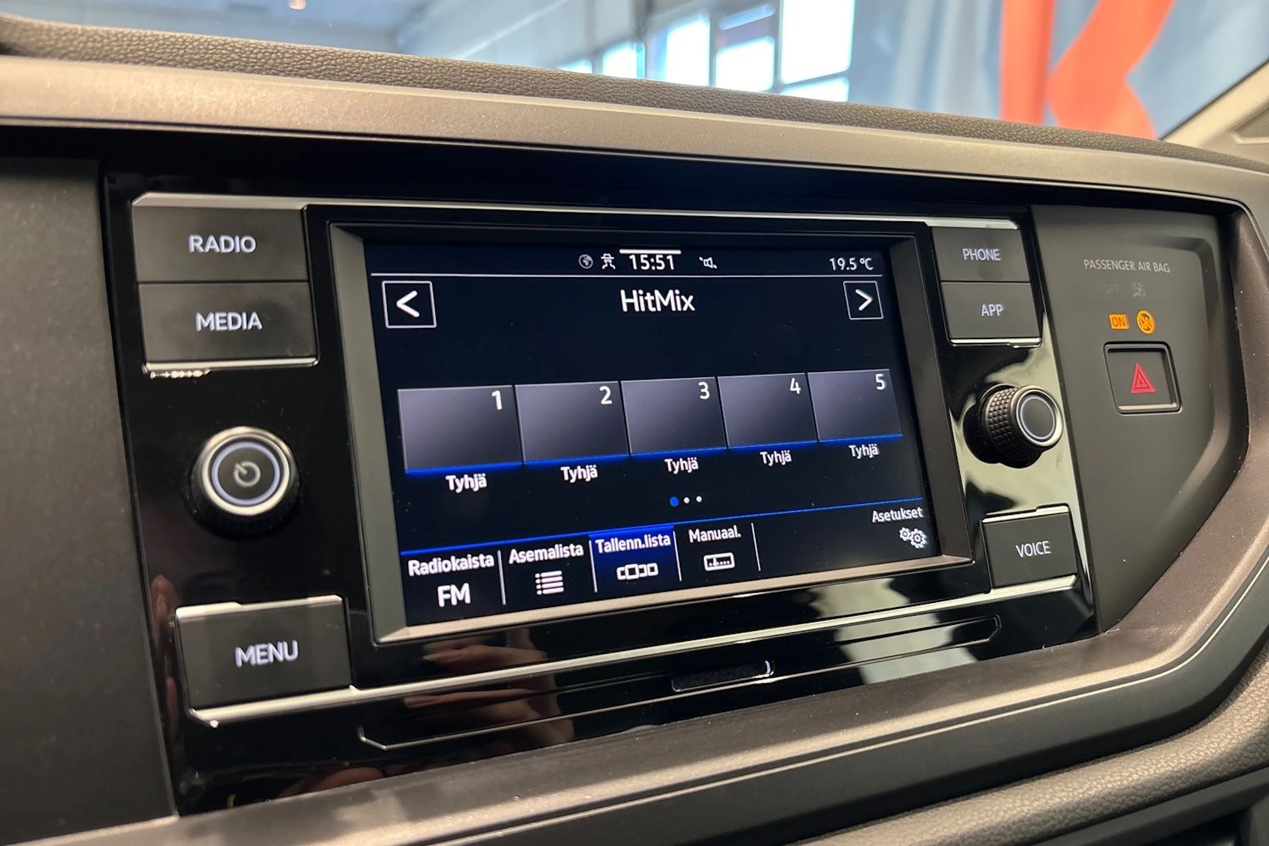 Valkoinen Volkswagen Taigo 2023 kuva 24.