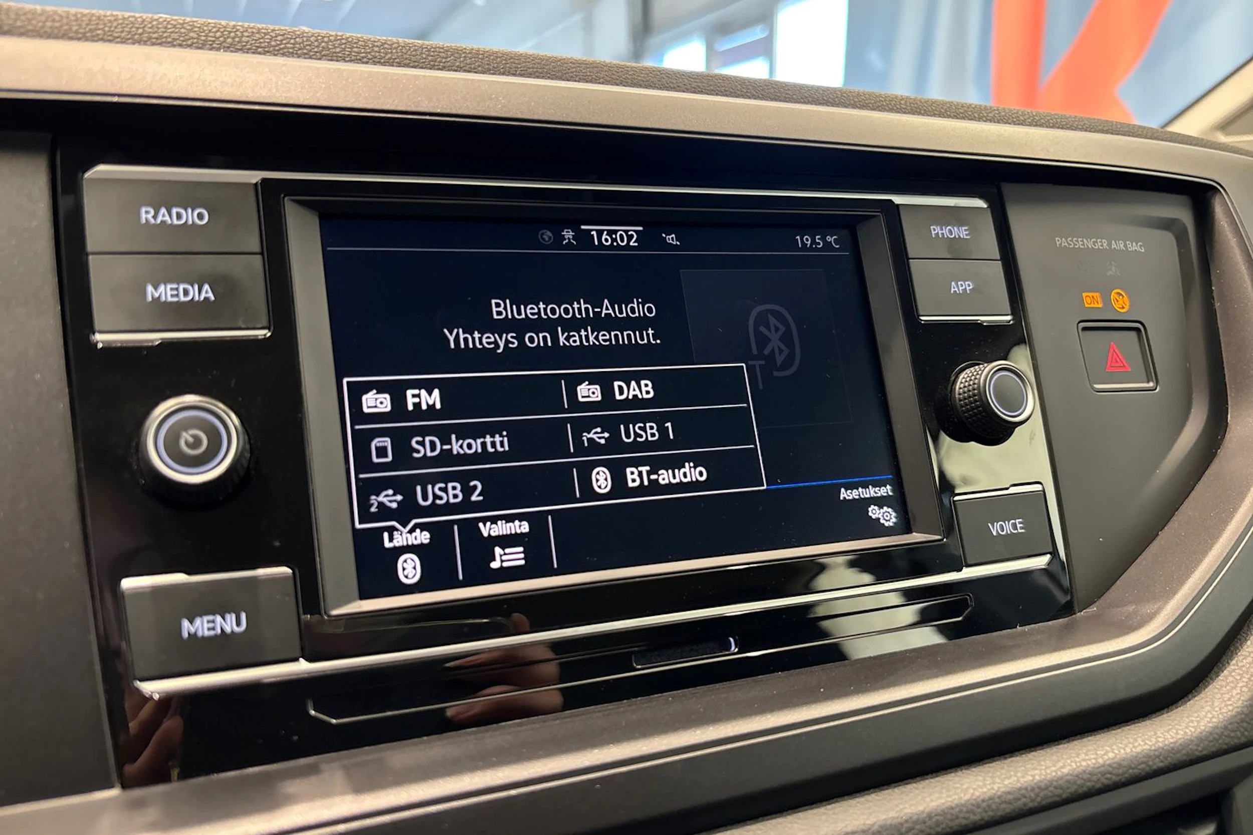 Valkoinen Volkswagen Taigo 2023 kuva 26.