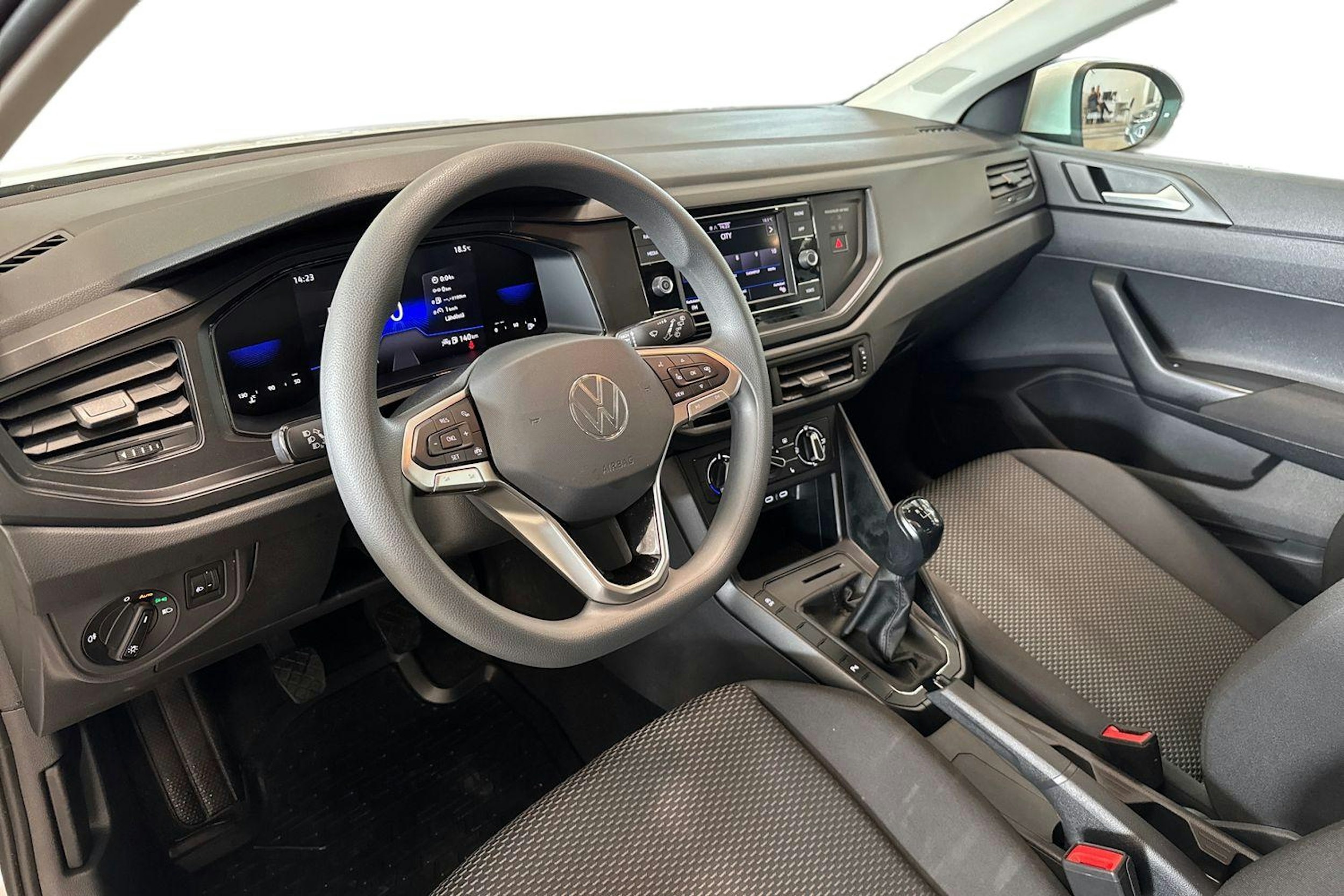valkoinen Volkswagen Taigo 2023 kuva 7.