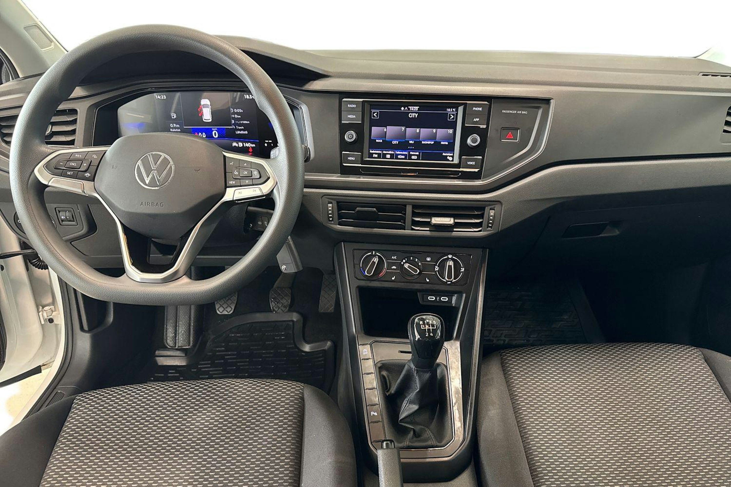 valkoinen Volkswagen Taigo 2023 kuva 9.