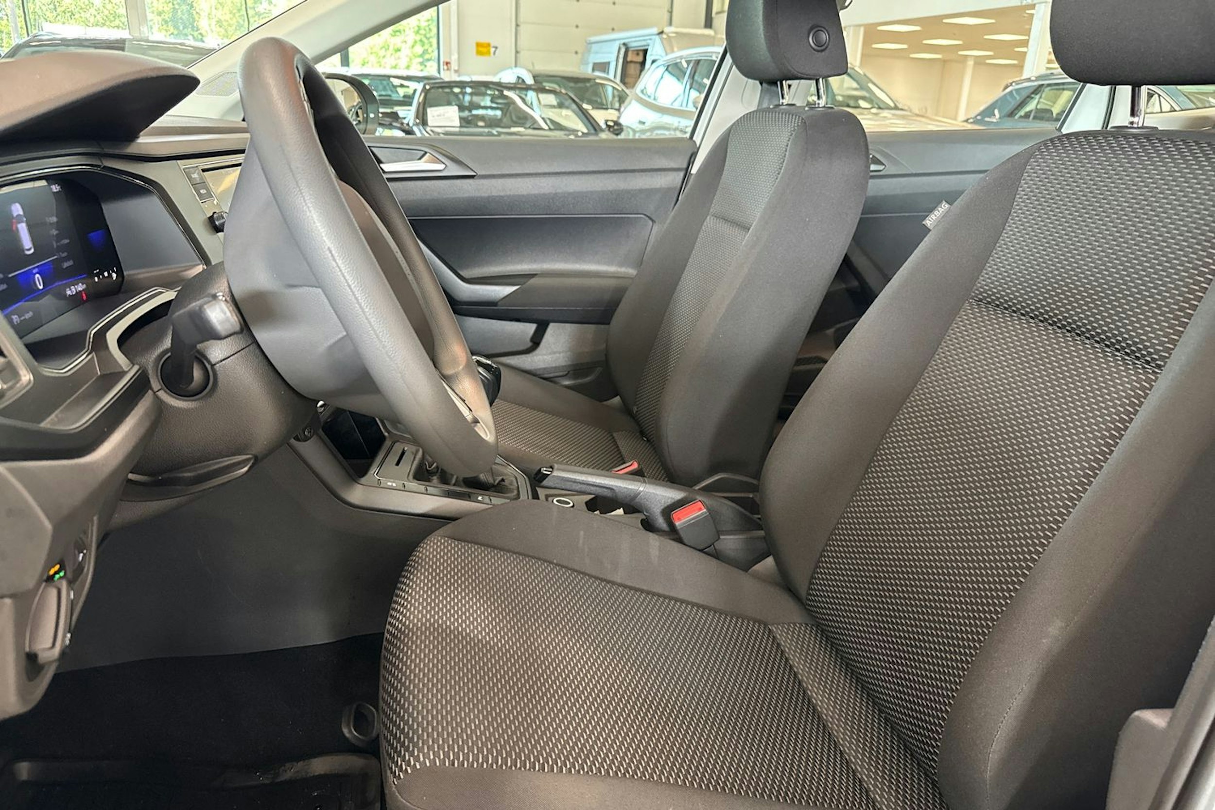 valkoinen Volkswagen Taigo 2023 kuva 14.