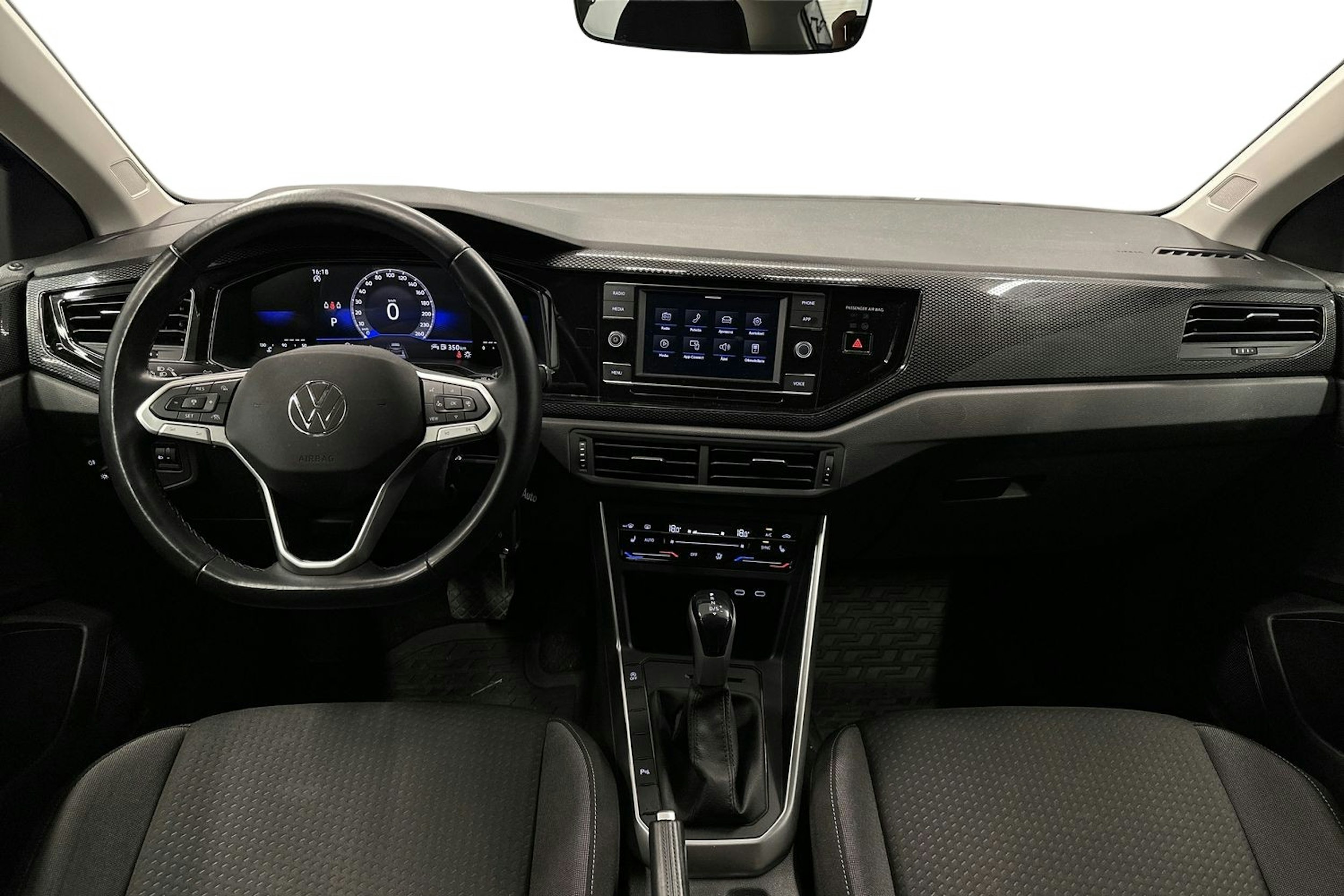 sininen Volkswagen Taigo 2023 kuva 9.