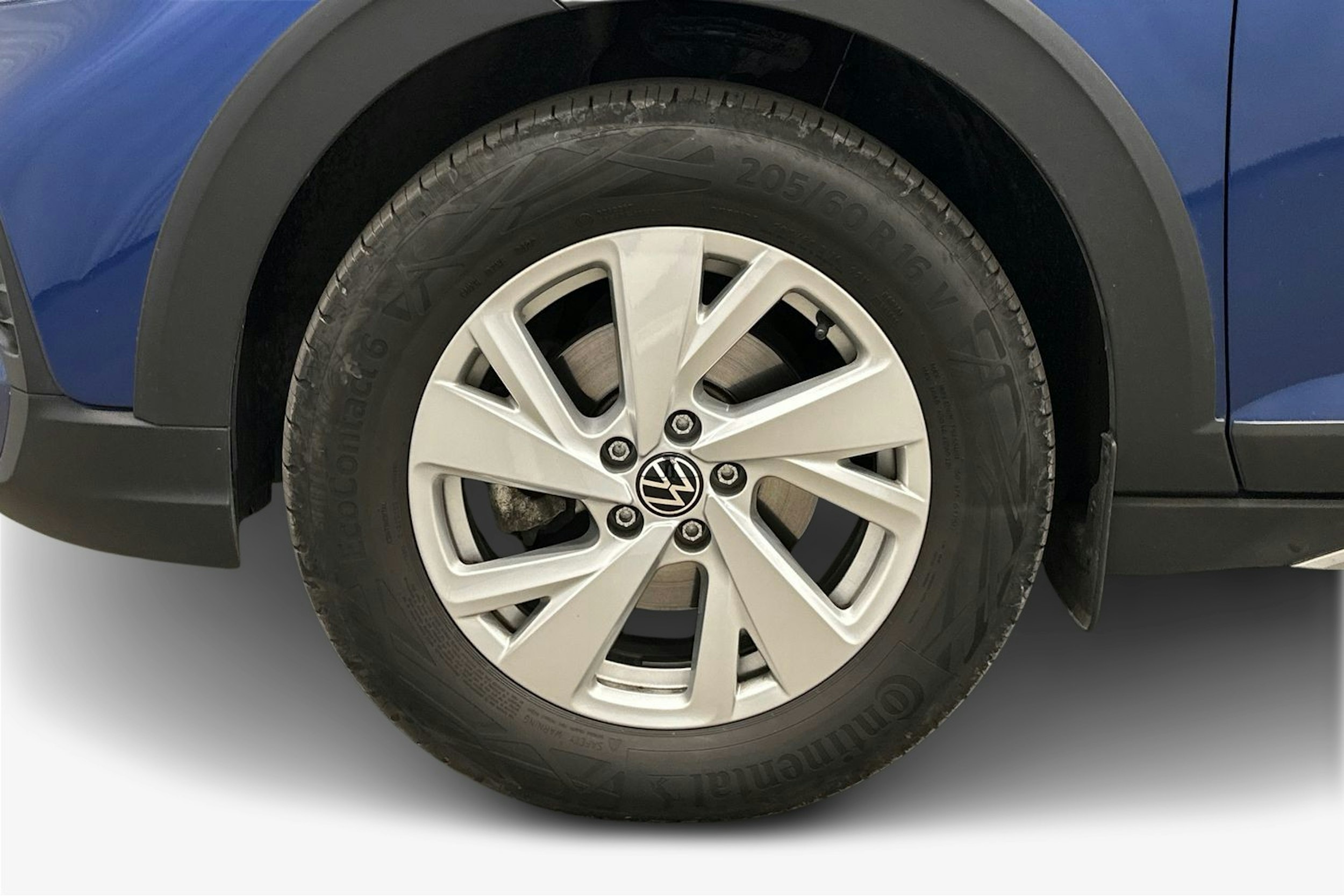 sininen Volkswagen Taigo 2023 kuva 11.