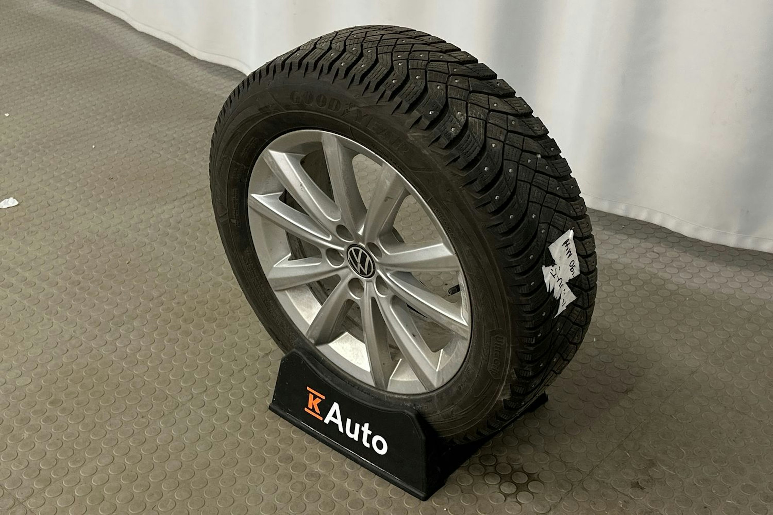 sininen Volkswagen Taigo 2023 kuva 13.
