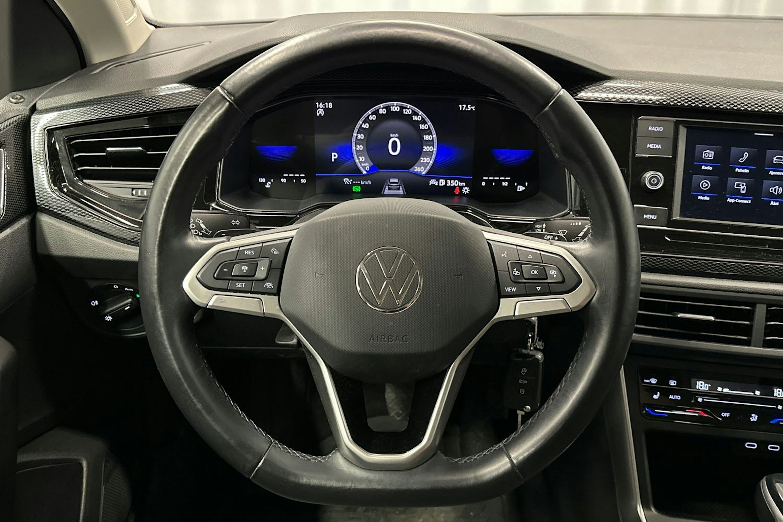 sininen Volkswagen Taigo 2023 kuva 16.