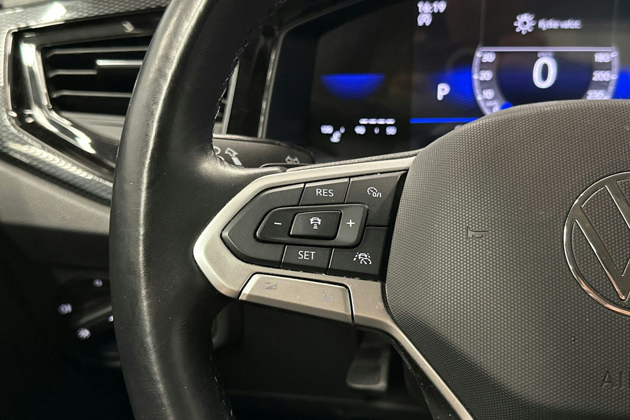 sininen Volkswagen Taigo 2023 kuva 17.