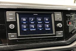 sininen Volkswagen Taigo 2023 kuva 22.