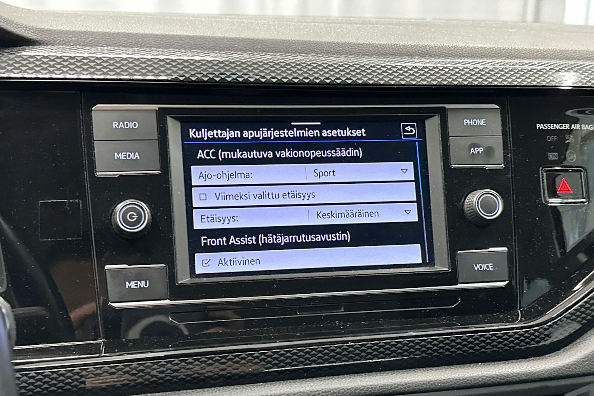 sininen Volkswagen Taigo 2023 kuva 24.
