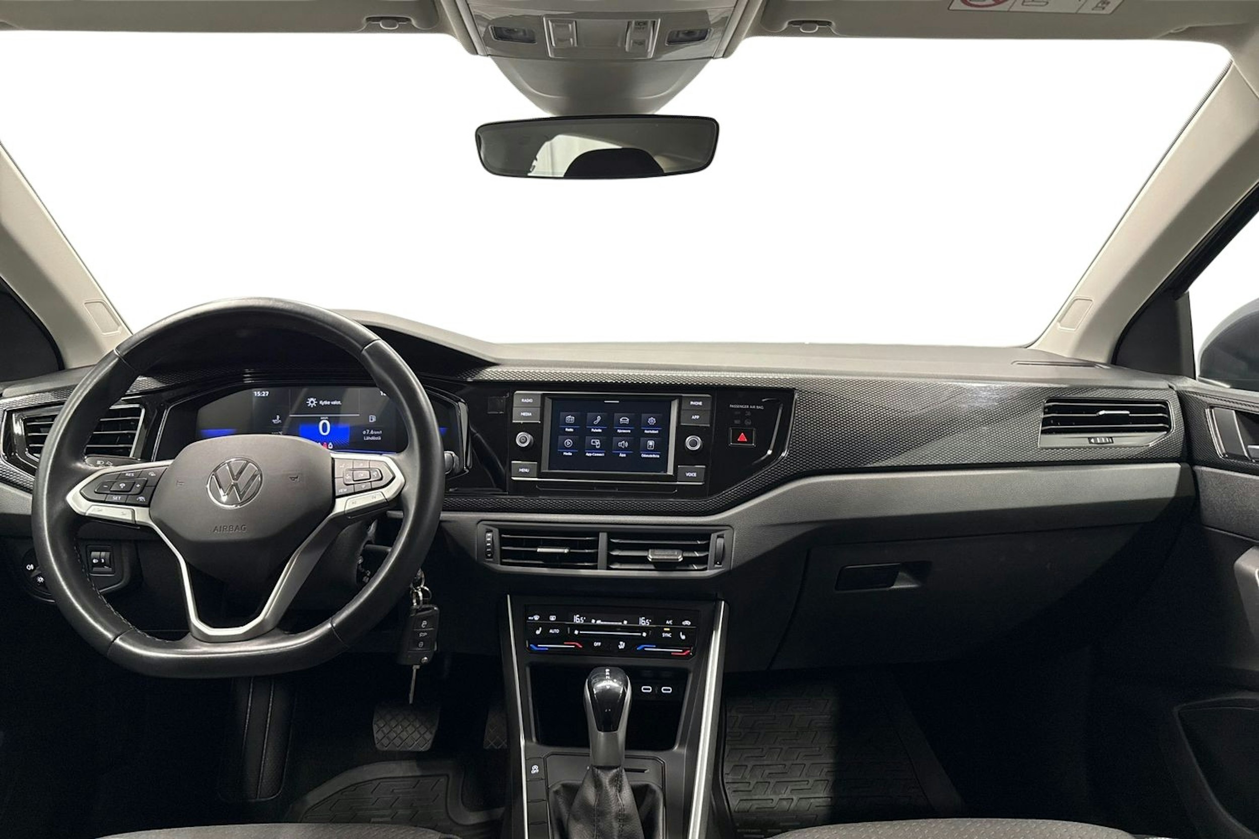 harmaa Volkswagen Taigo 2023 kuva 9.