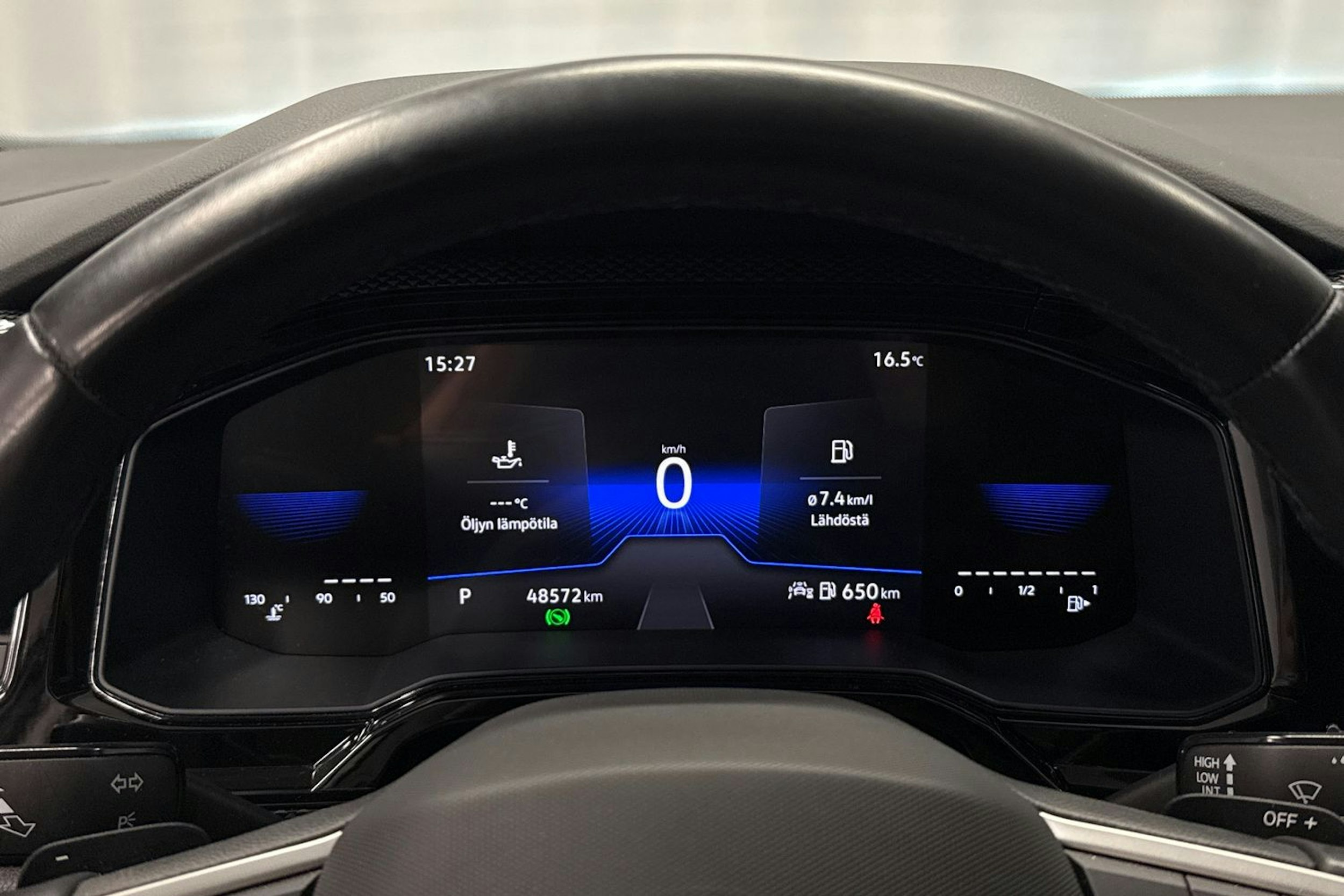 harmaa Volkswagen Taigo 2023 kuva 17.