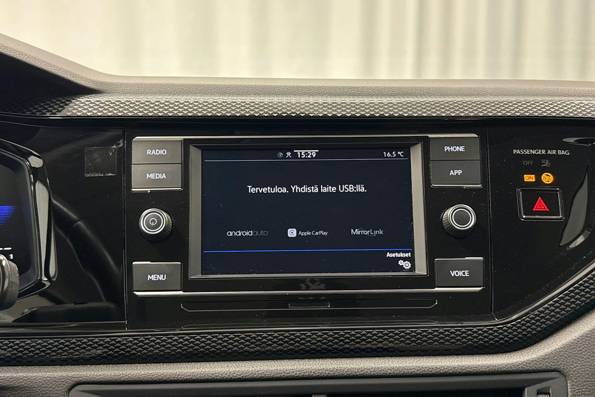 harmaa Volkswagen Taigo 2023 kuva 21.