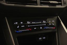 harmaa Volkswagen Taigo 2023 kuva 22.