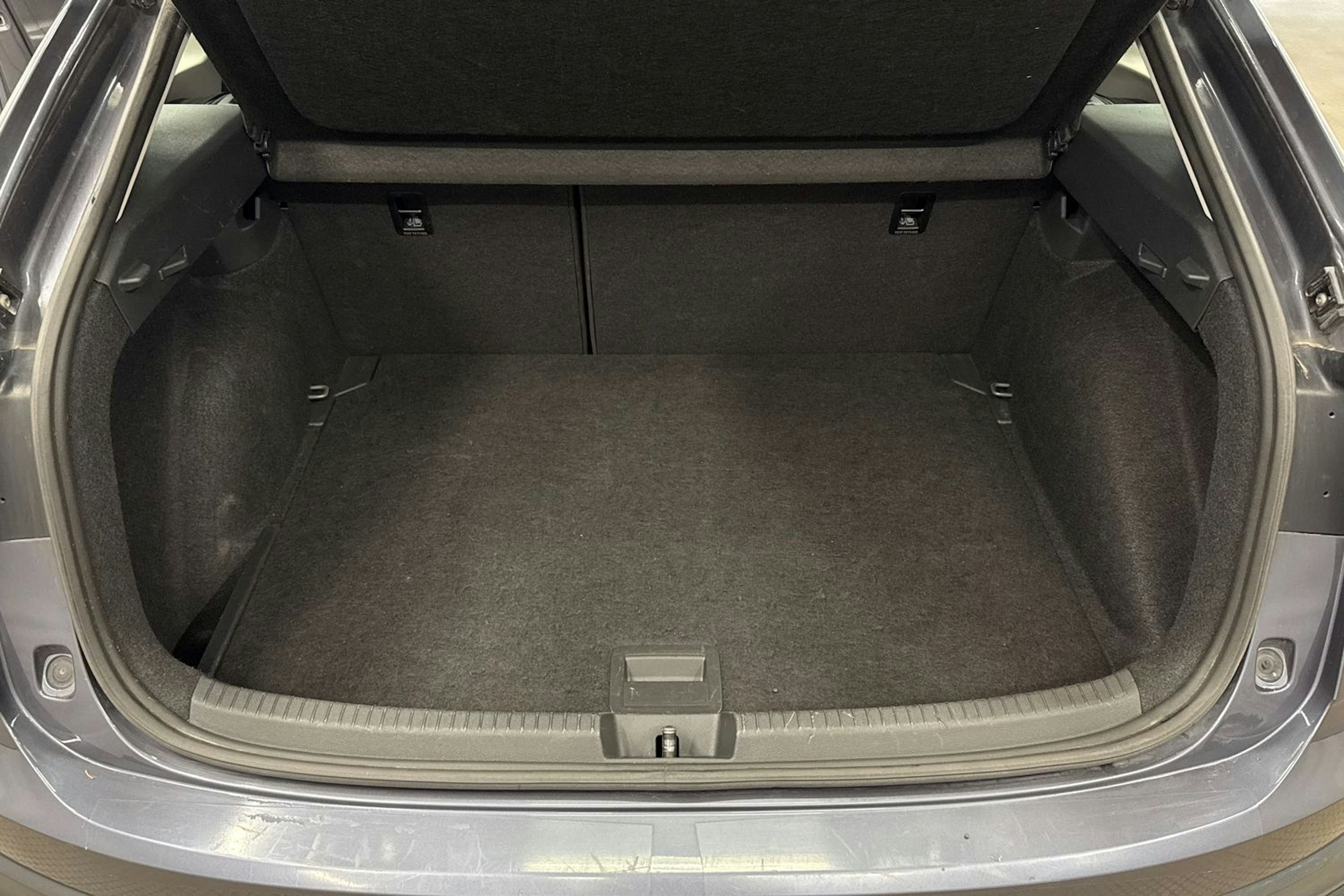 harmaa Volkswagen Taigo 2023 kuva 25.