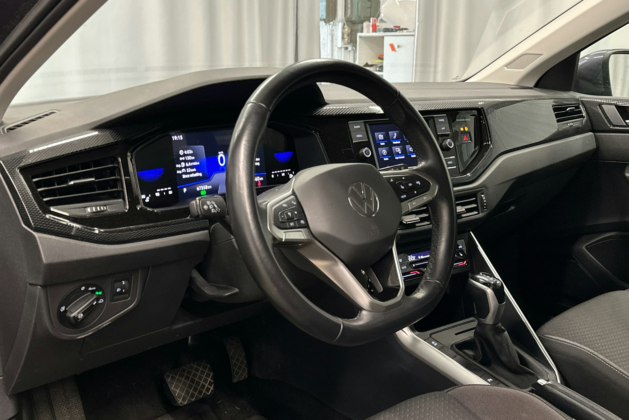 harmaa Volkswagen Taigo 2023 kuva 3.