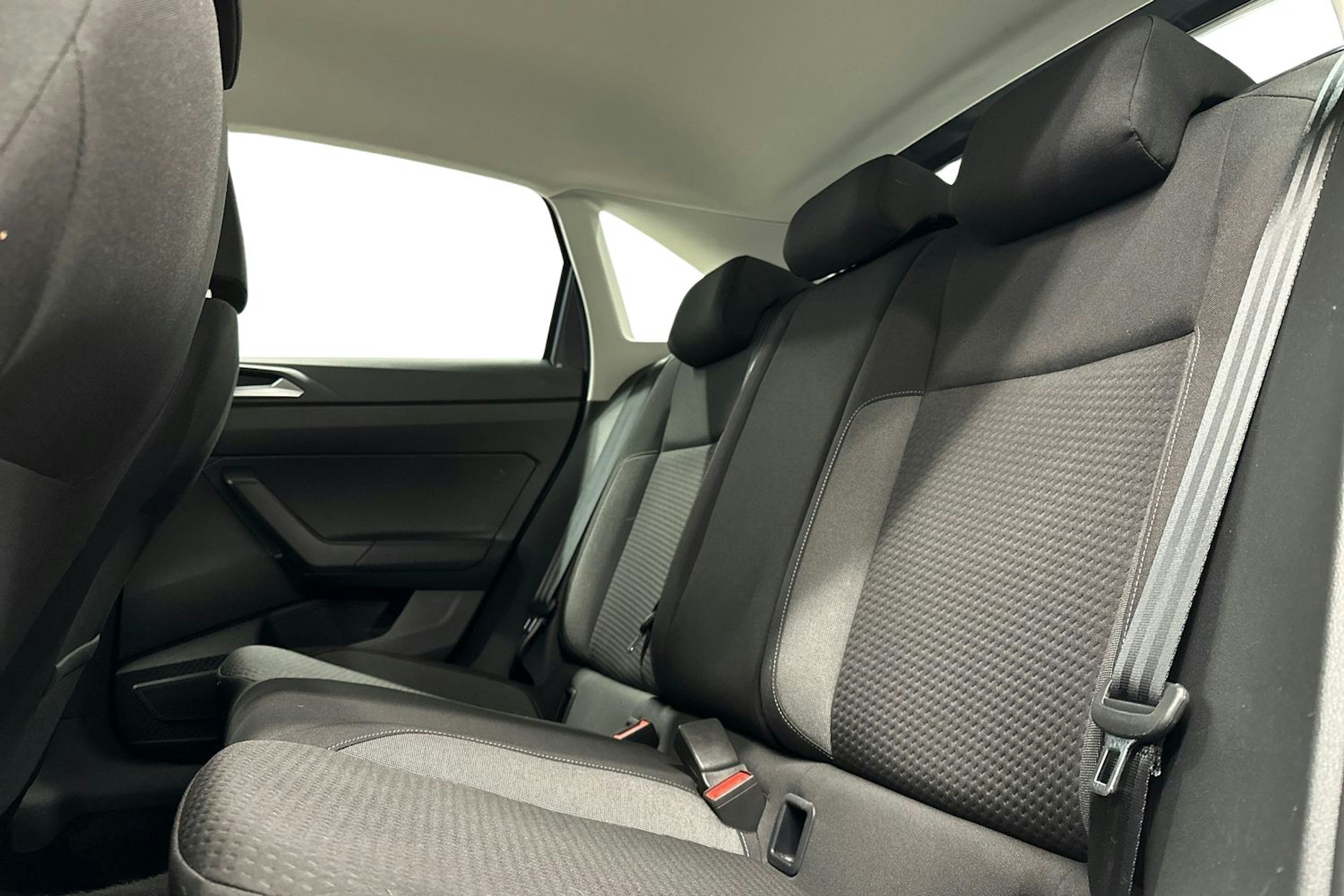 harmaa Volkswagen Taigo 2023 kuva 10.