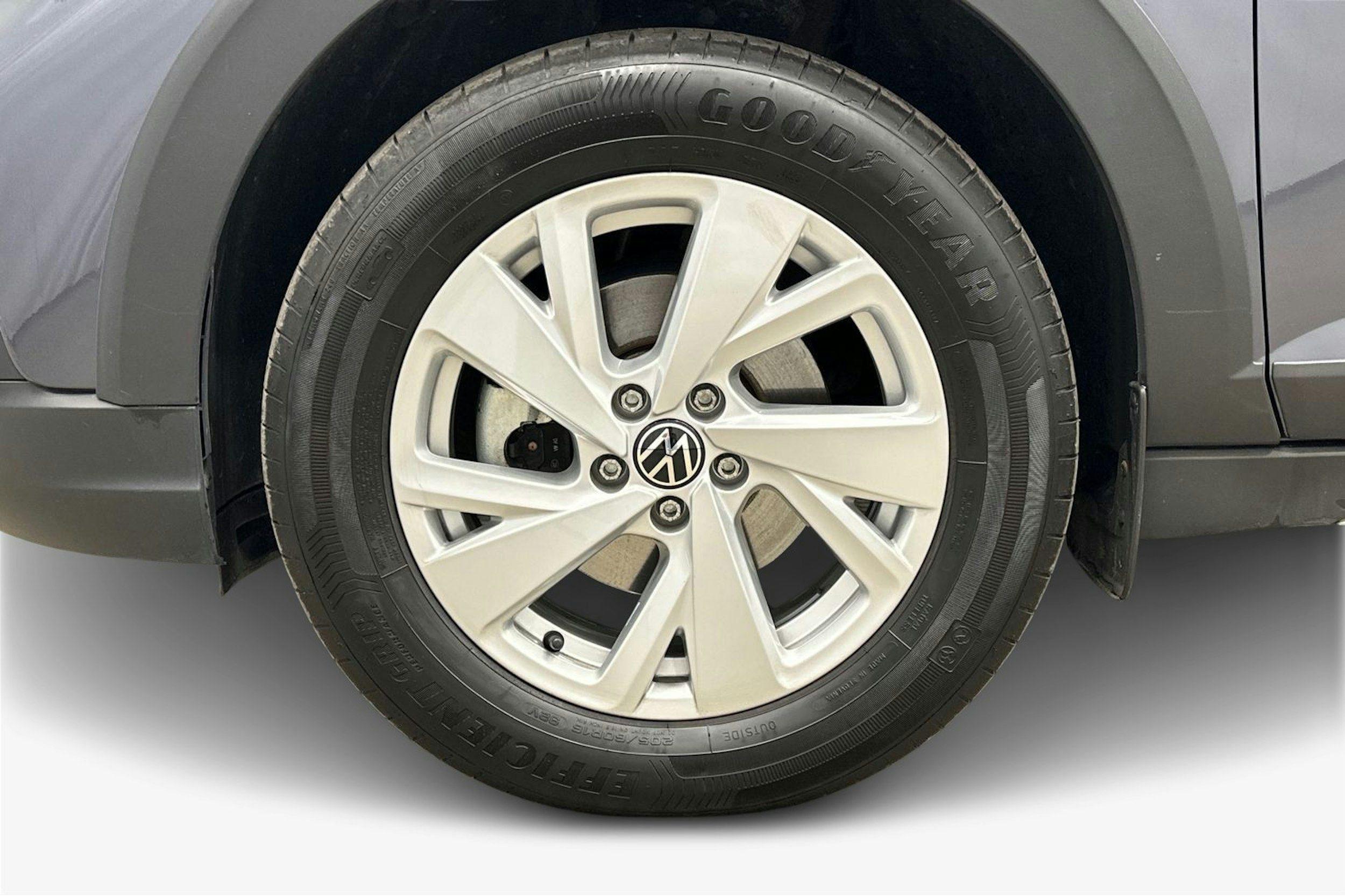 harmaa Volkswagen Taigo 2023 kuva 11.