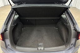 harmaa Volkswagen Taigo 2023 kuva 14.
