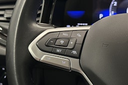 harmaa Volkswagen Taigo 2023 kuva 16.