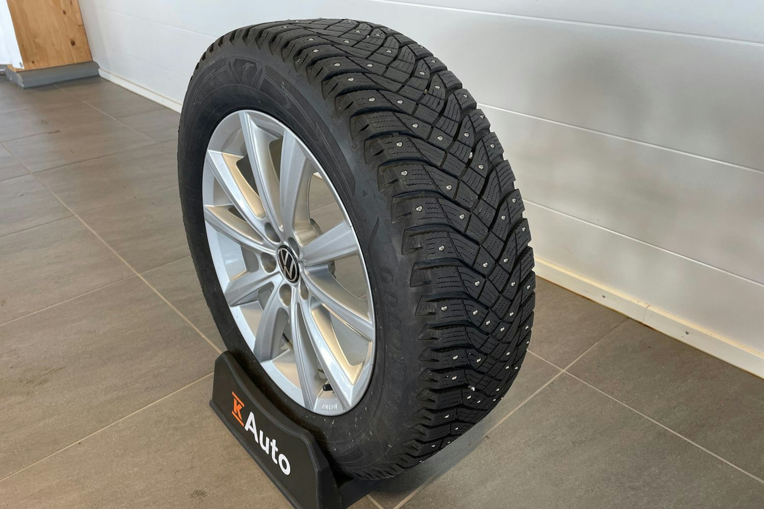 musta Volkswagen Taigo 2023 kuva 14.