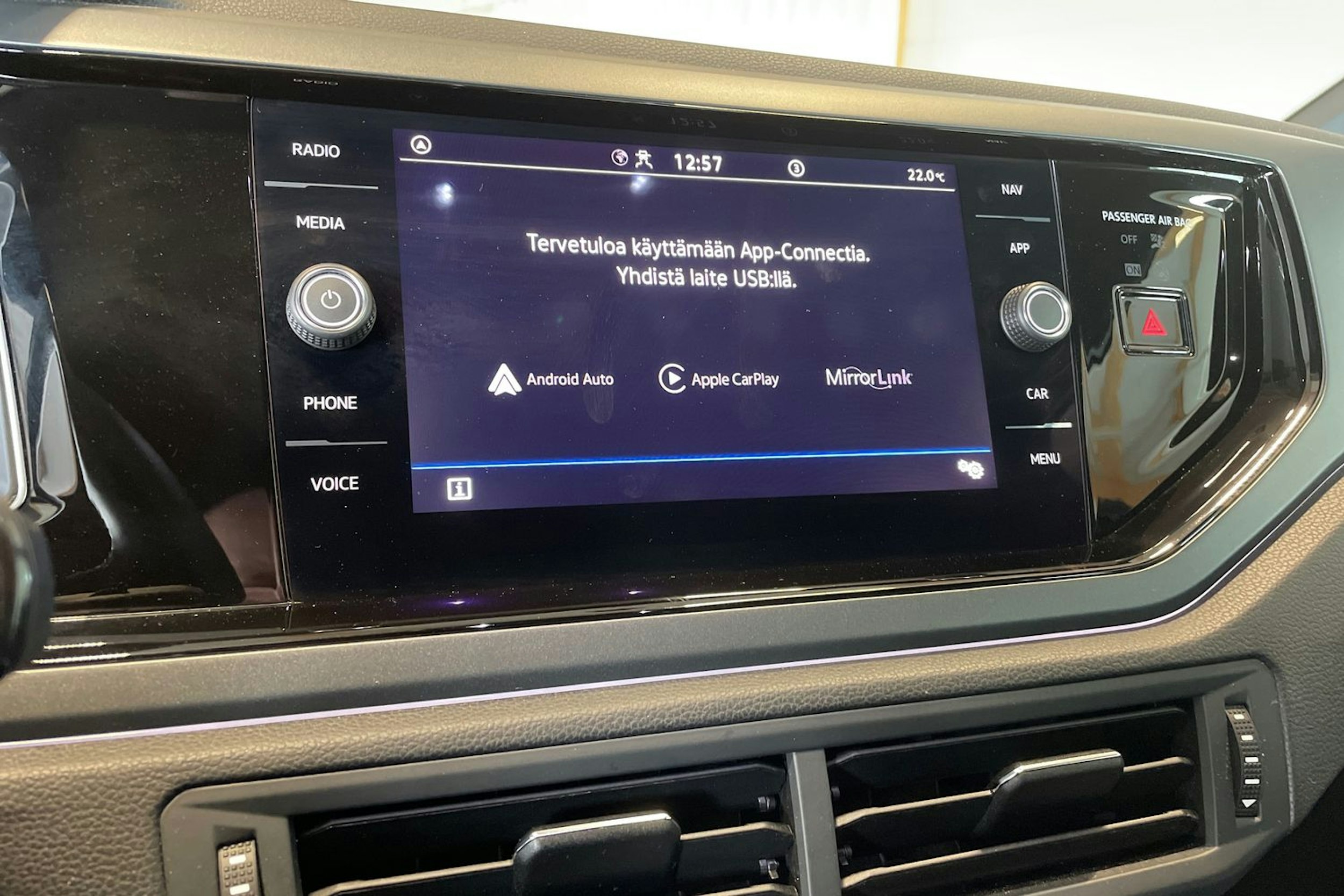 musta Volkswagen Taigo 2023 kuva 24.