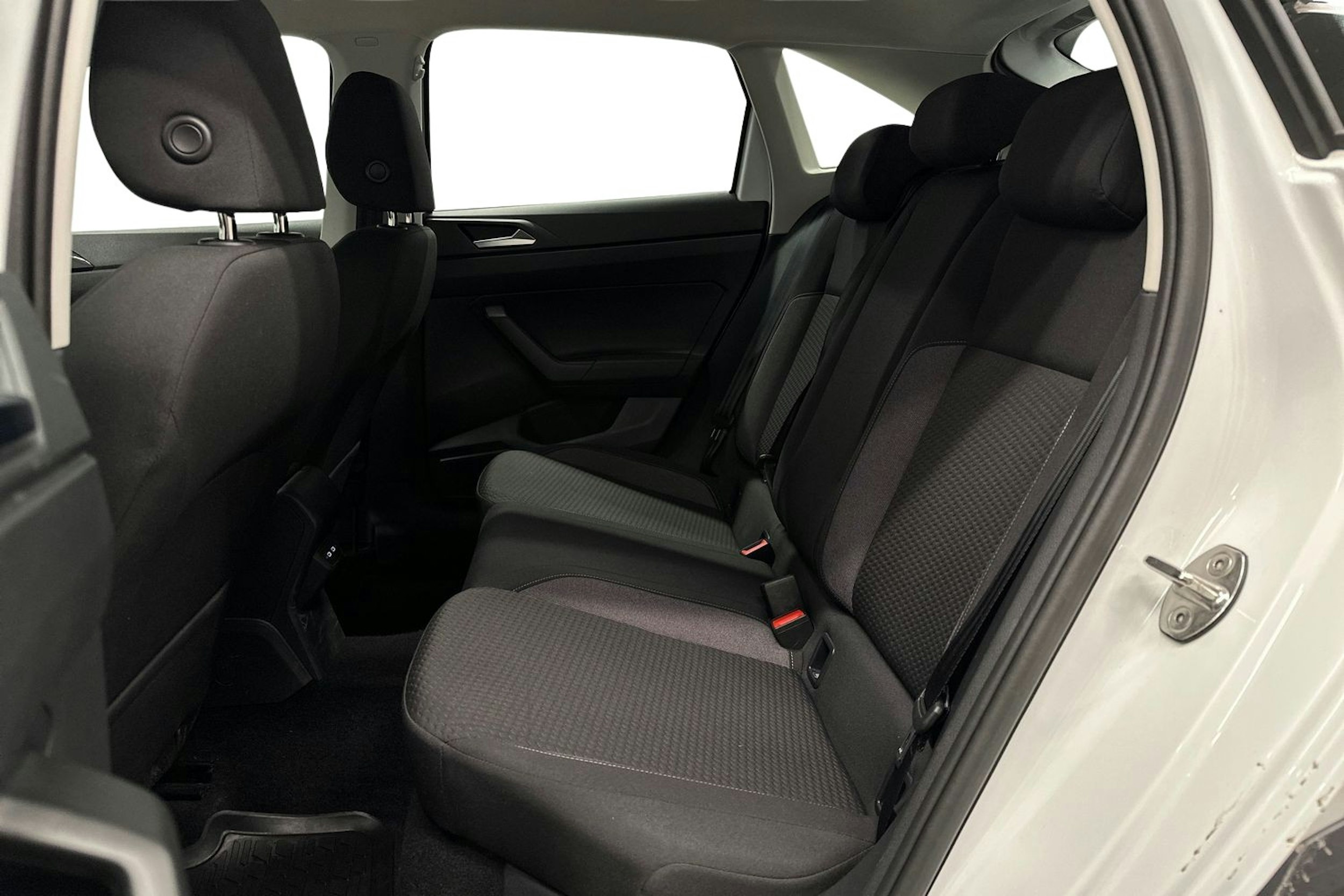 valkoinen Volkswagen Taigo 2023 kuva 10.
