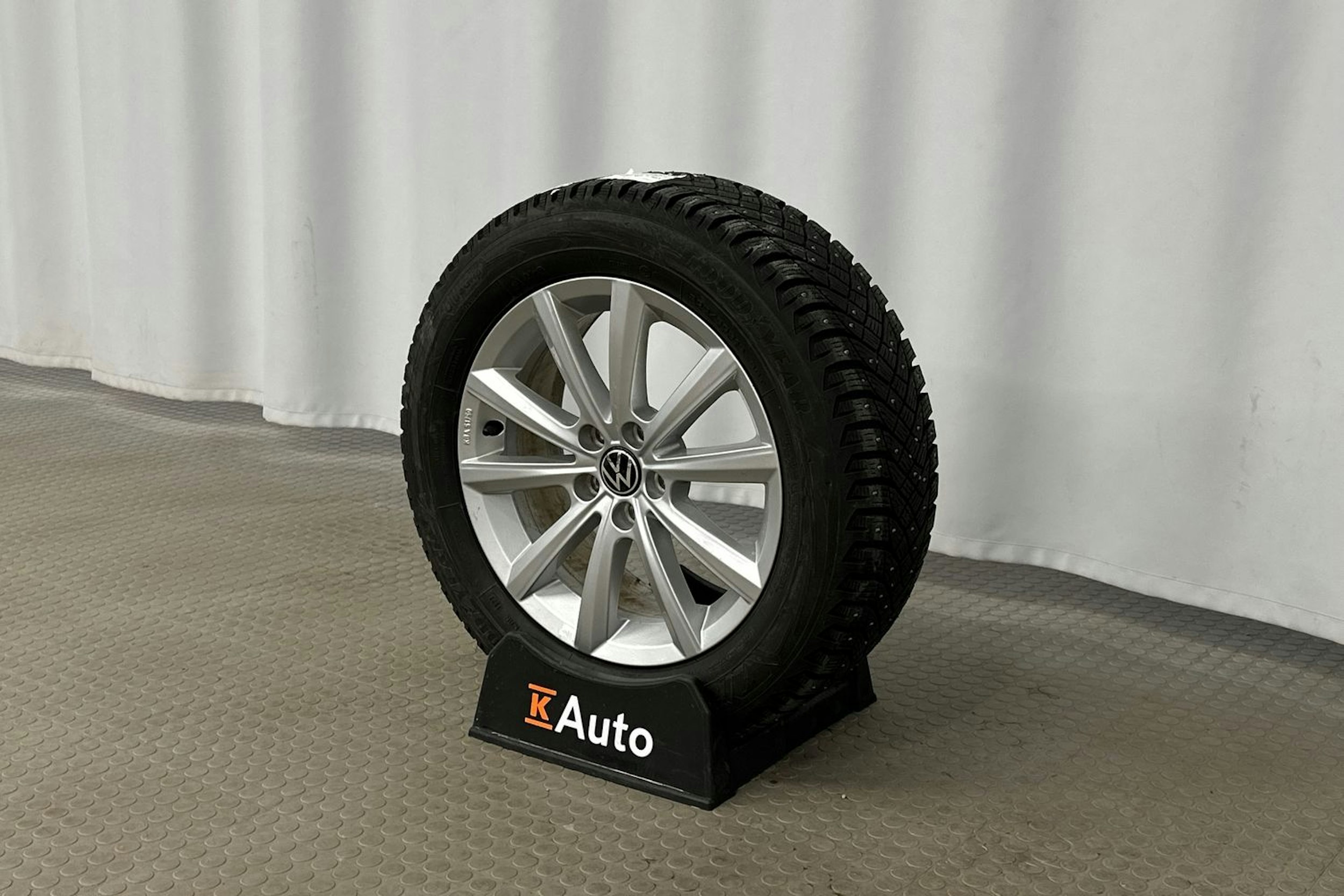 valkoinen Volkswagen Taigo 2023 kuva 13.