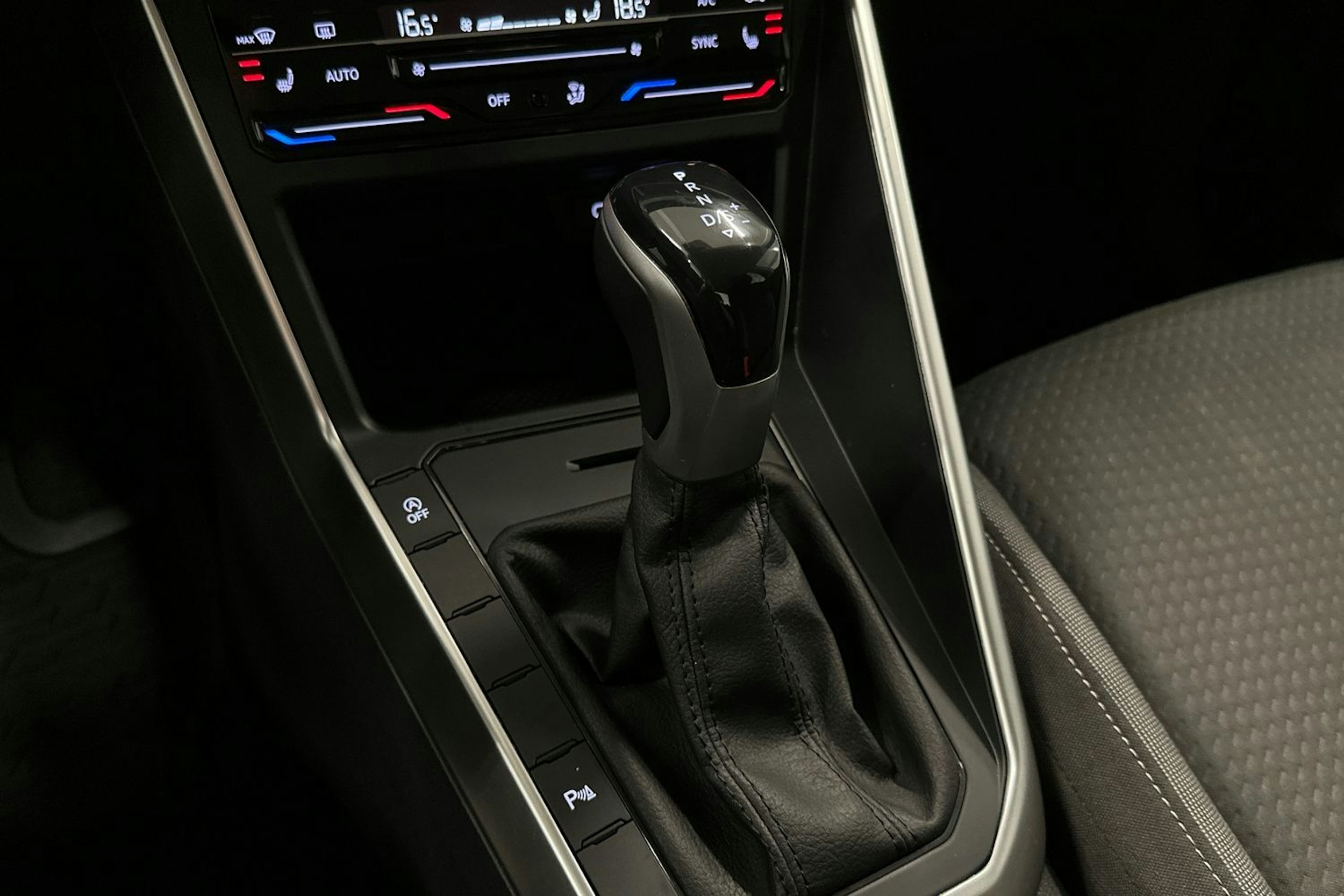 valkoinen Volkswagen Taigo 2023 kuva 21.