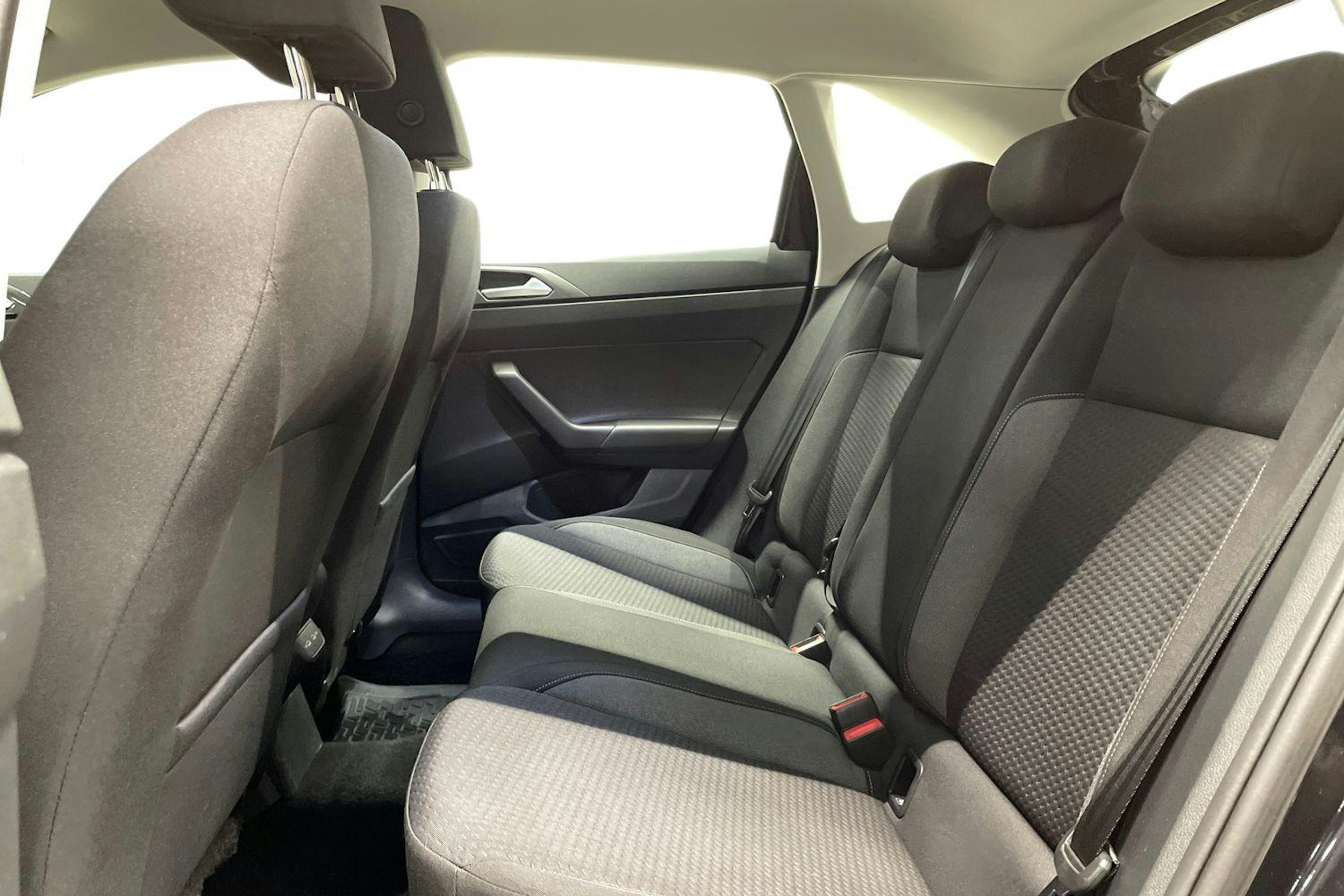 musta Volkswagen Taigo 2023 kuva 8.