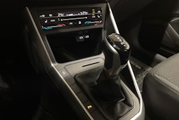 musta Volkswagen Taigo 2023 kuva 16.