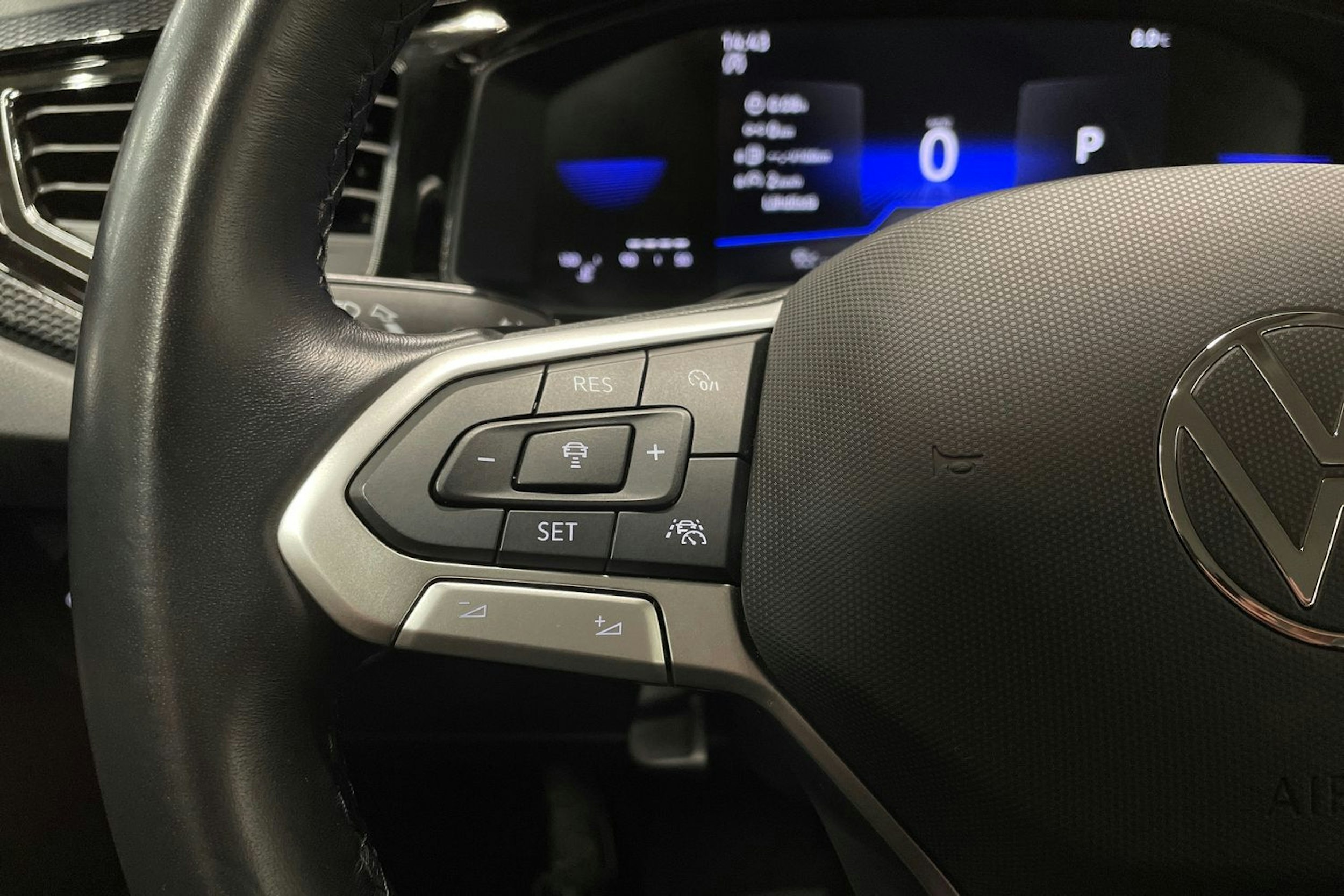 musta Volkswagen Taigo 2023 kuva 18.