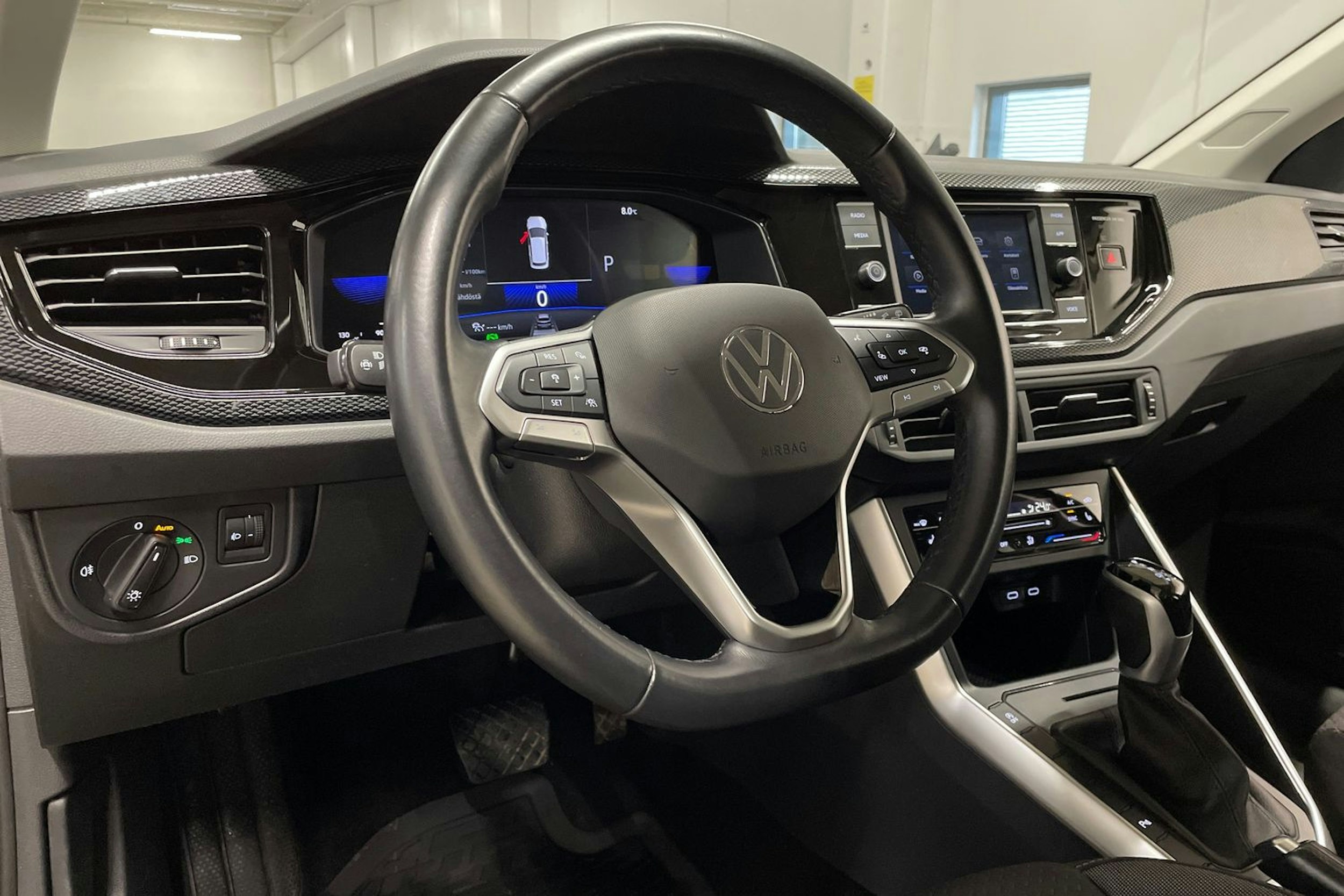 musta Volkswagen Taigo 2023 kuva 20.