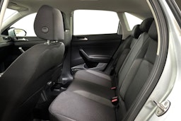 harmaa Volkswagen Taigo 2023 kuva 8.