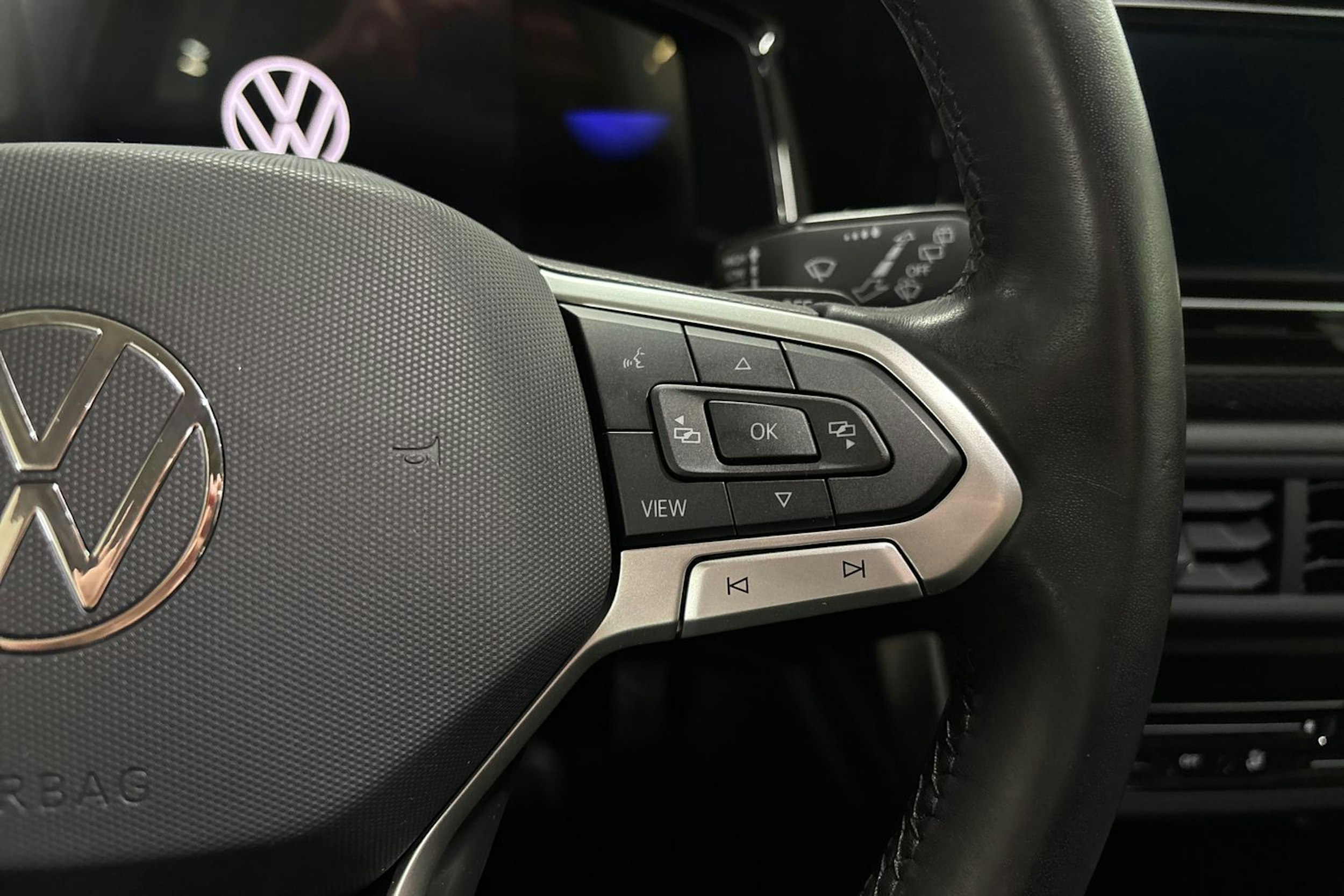 harmaa Volkswagen Taigo 2023 kuva 14.