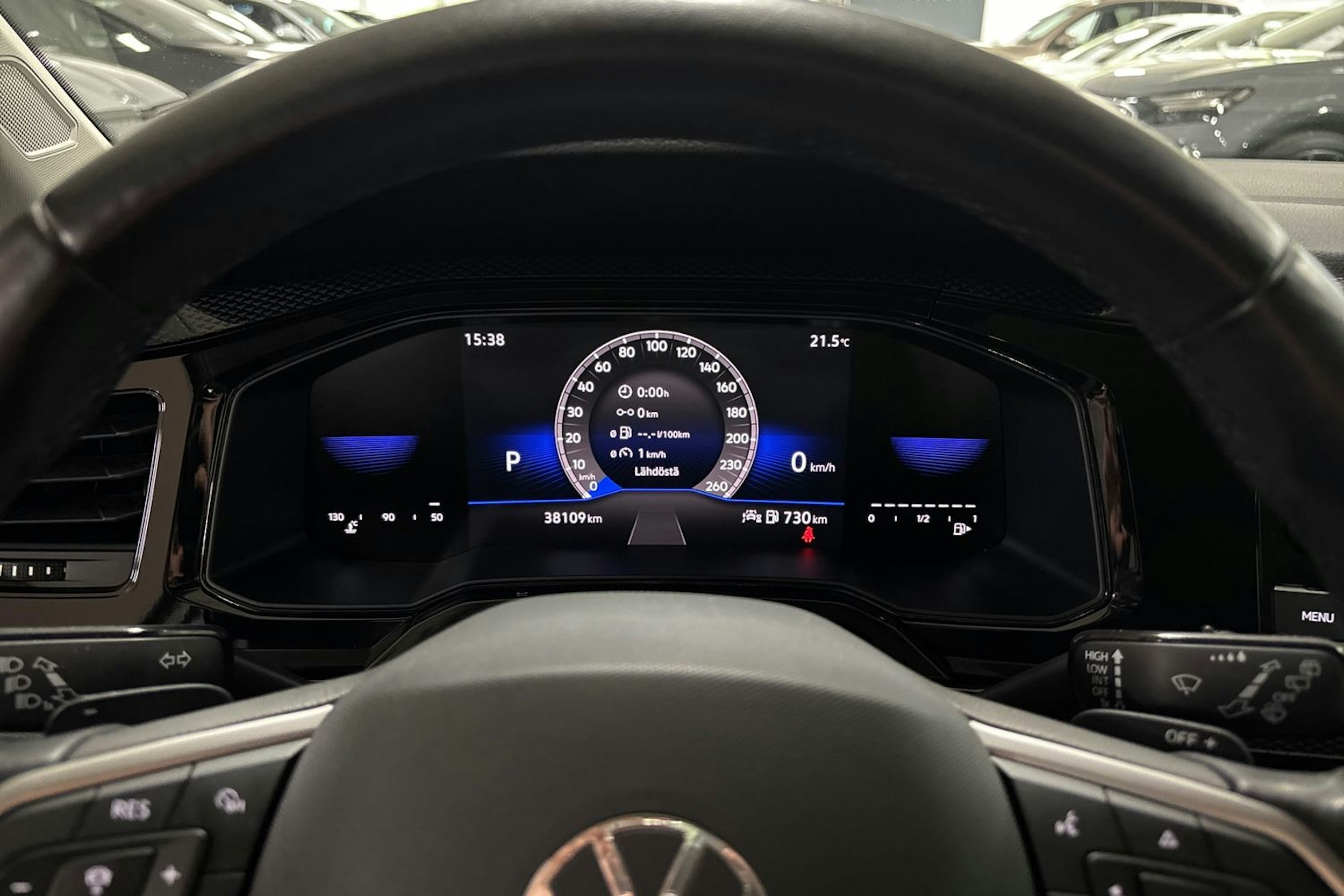 harmaa Volkswagen Taigo 2023 kuva 15.