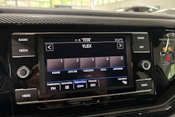 harmaa Volkswagen Taigo 2023 kuva 16.