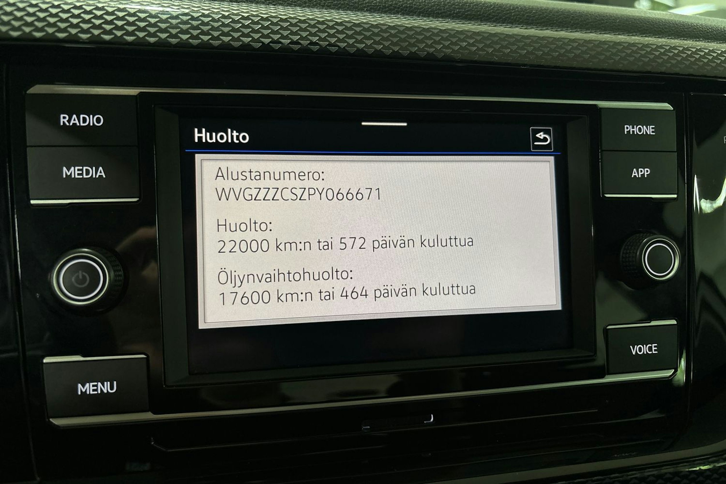harmaa Volkswagen Taigo 2023 kuva 20.